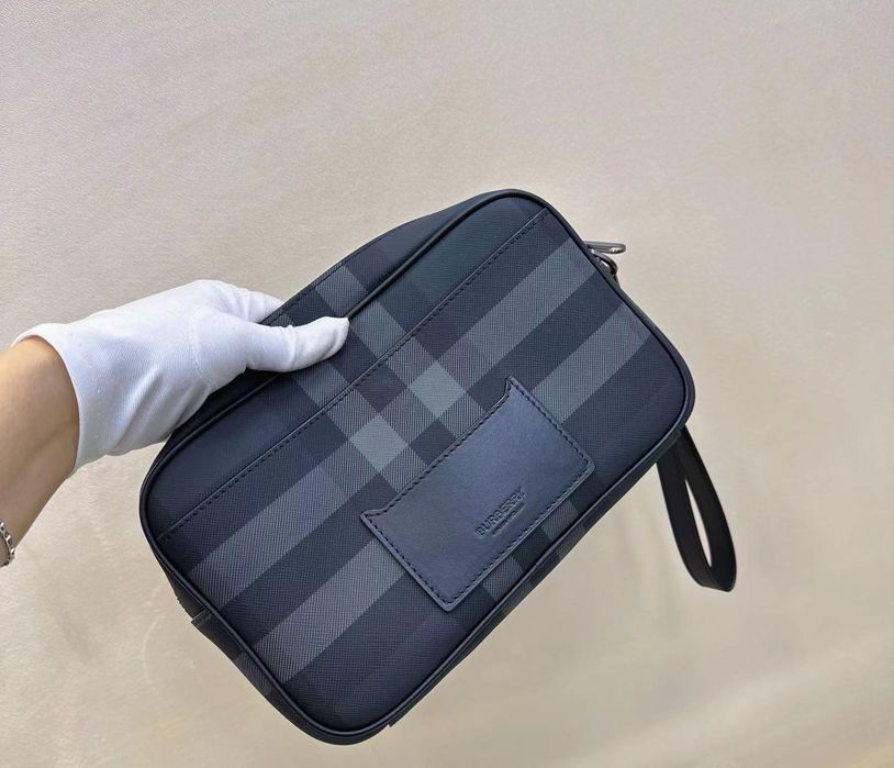 Чанта Burberry Muswell Check-print Zip Pouch in Faux Leather