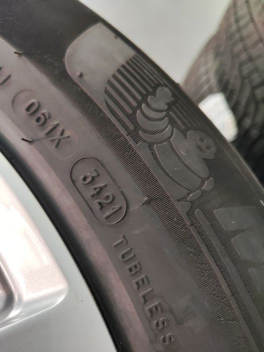4 бр зимни 235/55/17 Michelin