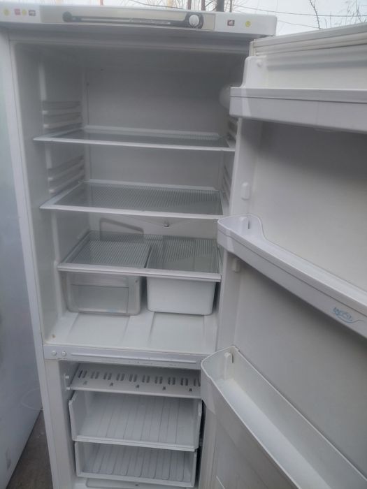 Холодильник индезит рабочая Доставка есть