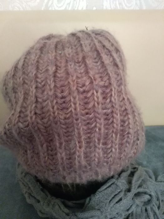 Продам шапочки вязанные