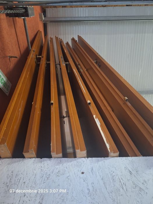 vând 8 usi interior