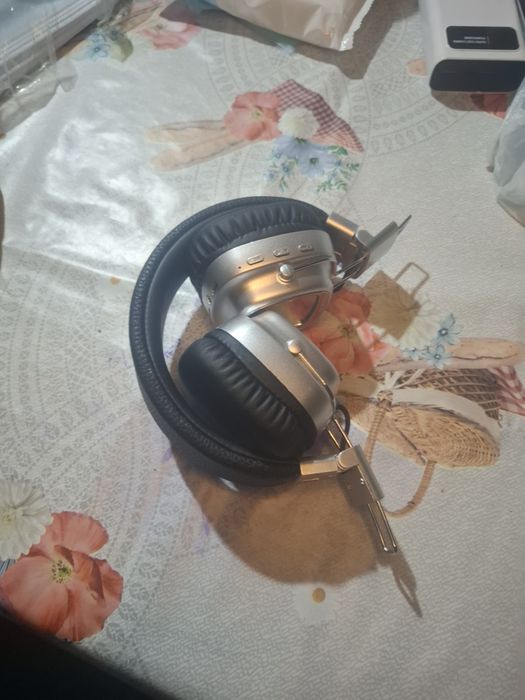 Продам наушник Marshall