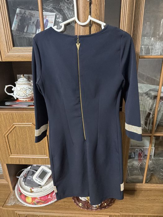 Платье со вставками из страз