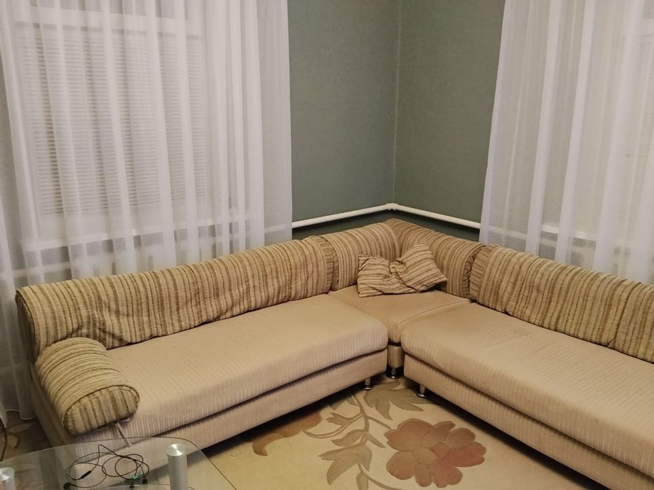 Диван мягкий уголок