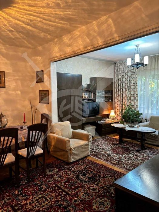 Дава се под наем Двустаен апартамент в София, Лозенец - 83 кв.м за 600 € - Снимка #1