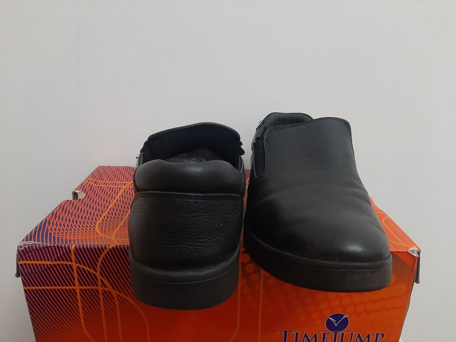 Продам мужскую обувь