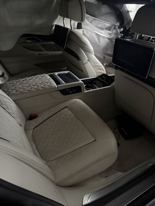 Bmw 750li xdrive individual  m pachet motor n63 530 cp