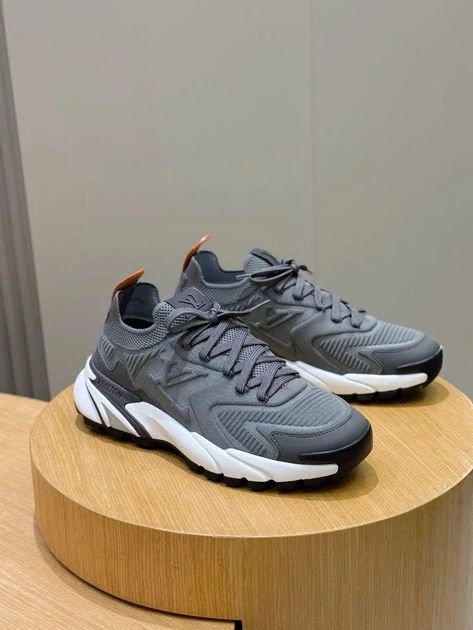 LV Runner Tatic Sneaker Grey