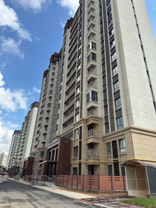 Продается 3-комнатная квартира в ЖК High Town