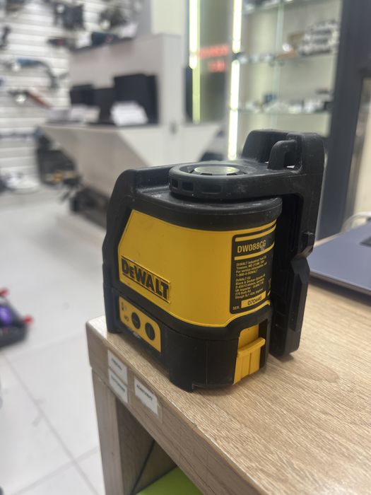 Лазерный уровень DeWalt dw088CG (p25)
