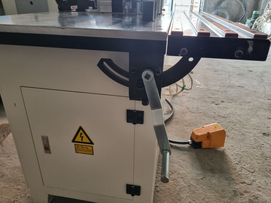 Кромкооблицовочный станок, кромочник