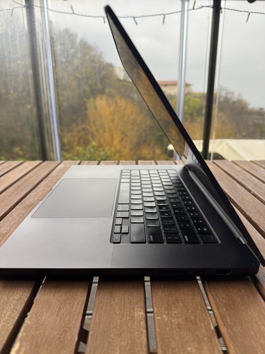 Apple MacBook Pro 16” M3 Max / 48 RAM / 1TB - Перфектен !