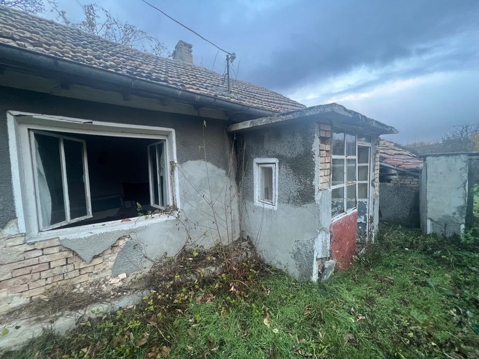 Имот в село Равна