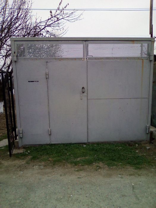Дарвоза сотилади