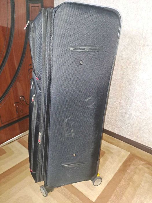 продам багажные чемоданы большого размера