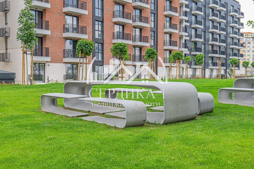 Продава се Двустаен апартамент в София, Красно село - 88 кв.м за 1321 €/кв.м - Снимка #1