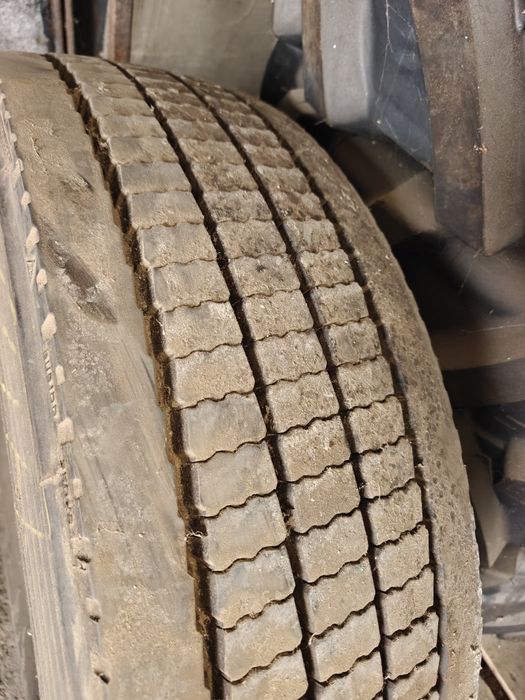 Anvelope 275/75R22.5