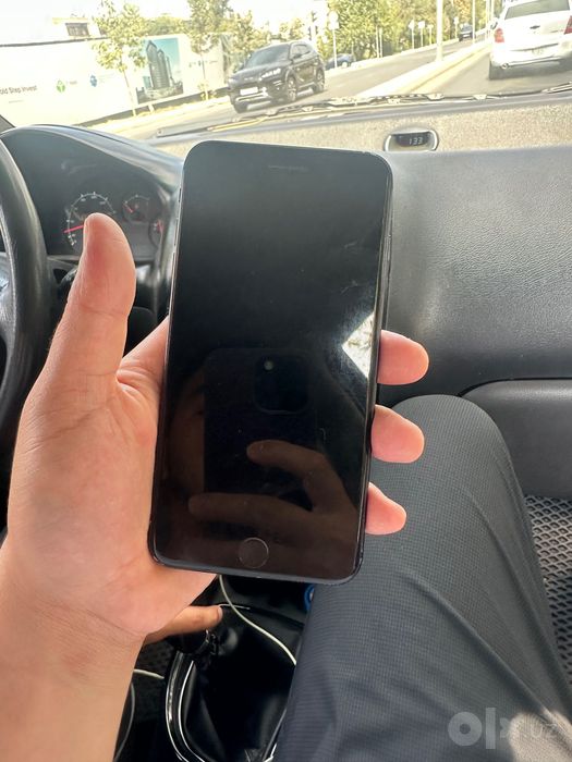 Продаю iphone 7 plus black 32g