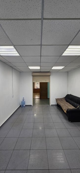 Продам помещение 96кв.м. с крыльцо на улицу Ленина.