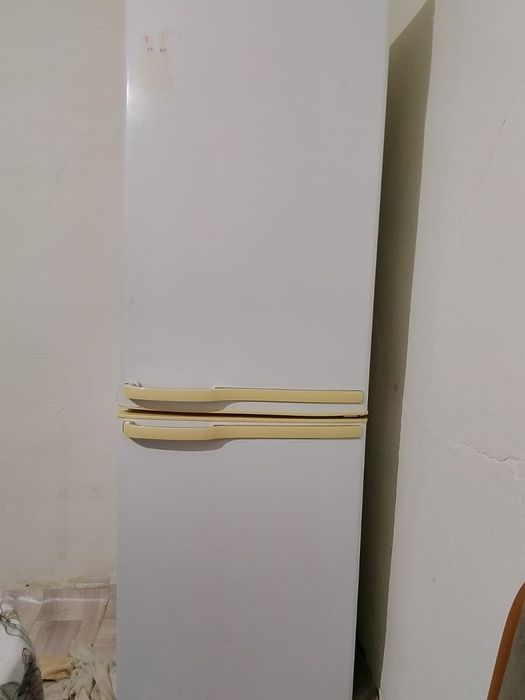 Холодильник Samsung