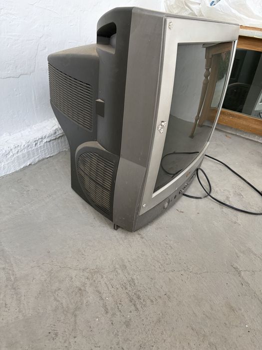 Телевизор LG 5000 тг