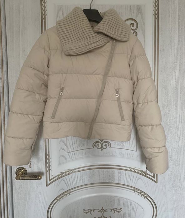 Куртки 42, 44 размеры.