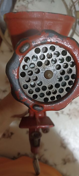 Мелачка за домати и месо - ръчна