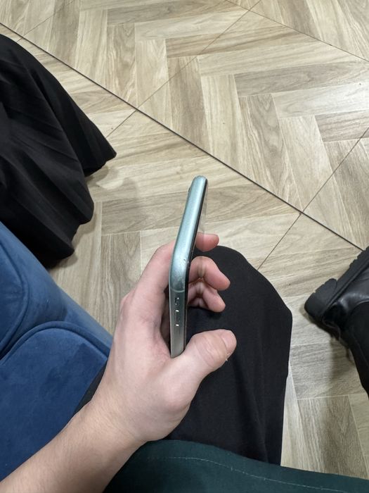 Айфон 11 сатылады 64 гб