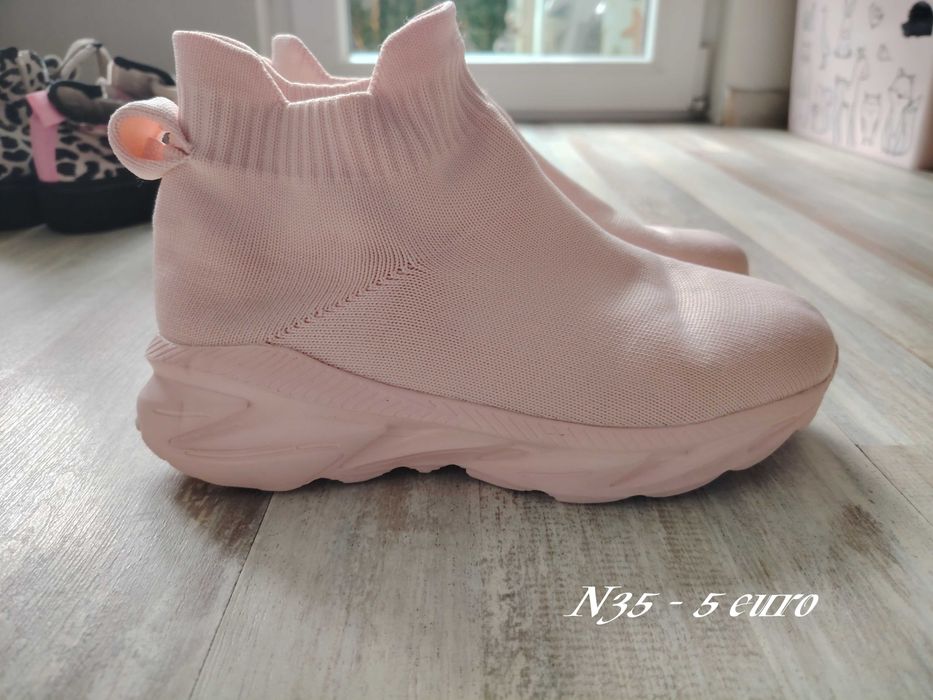 Обувки за момичета