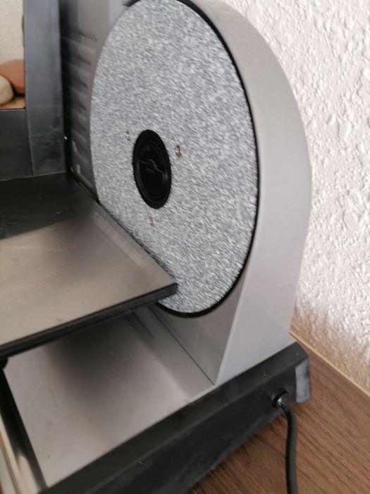 НОВА ЦЕНАМашина за нарязване на колбаси