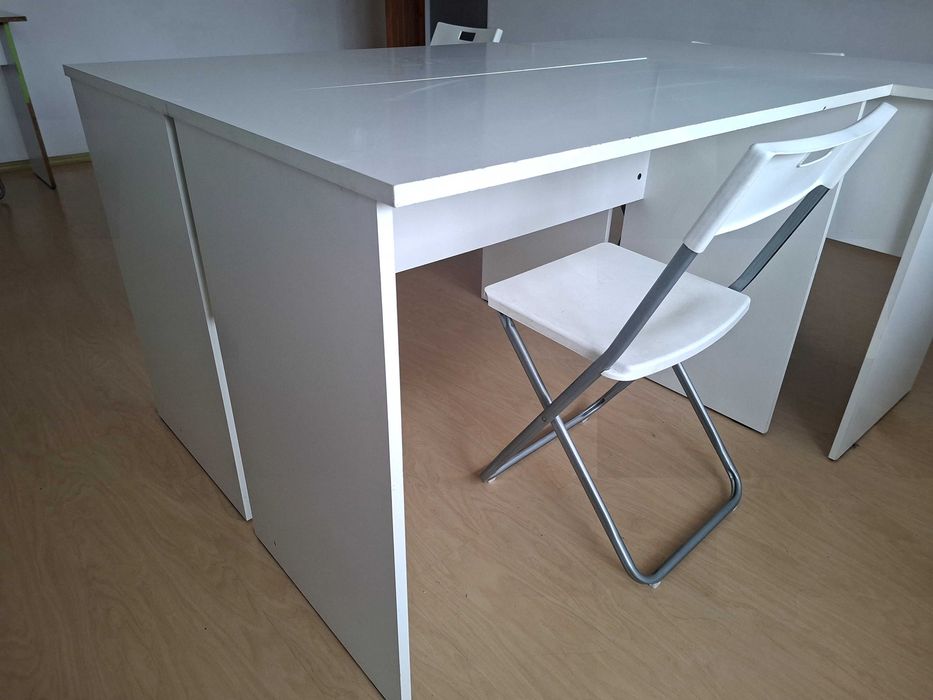 Banci scolare si scaune (13 banci/80 lei buc+20 scane/15 lei buc