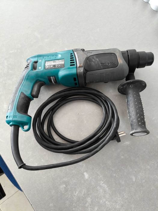 Перфоратор Makita HR2470