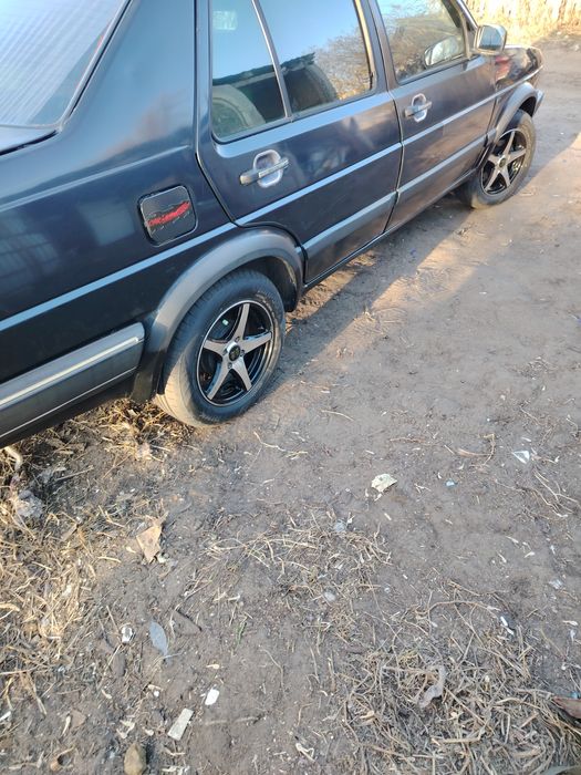 Продам джетту 2 состояния сел поехал.