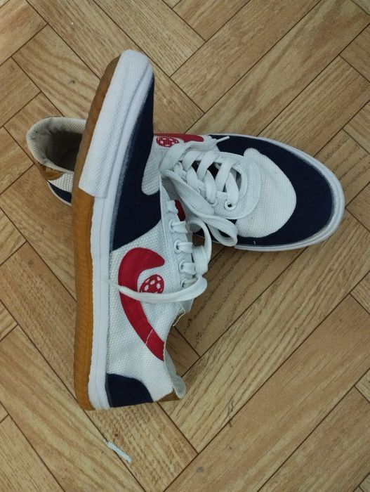 Продаются  спортивная обувь