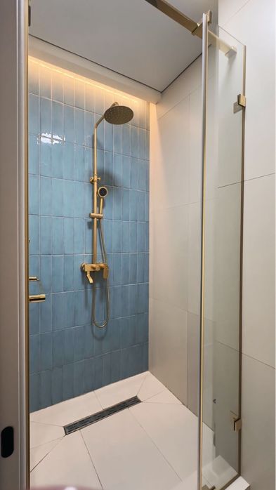 Продам 2 ком кв новый евро ремонт