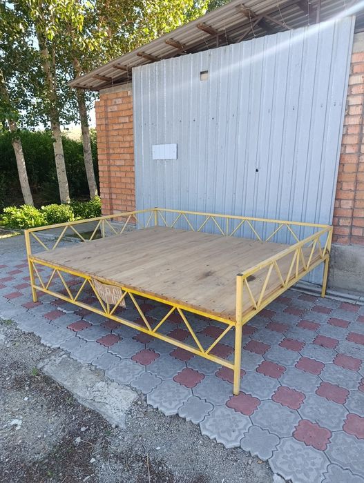 Продам топчан цельный
