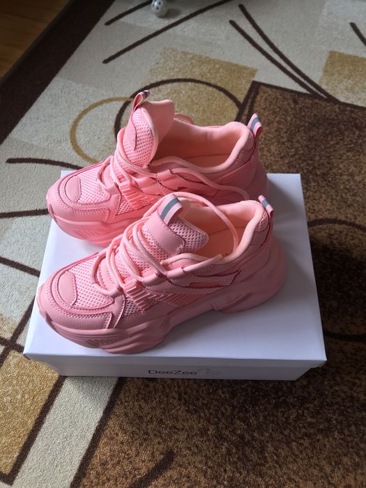 Сникърси/ маратонки