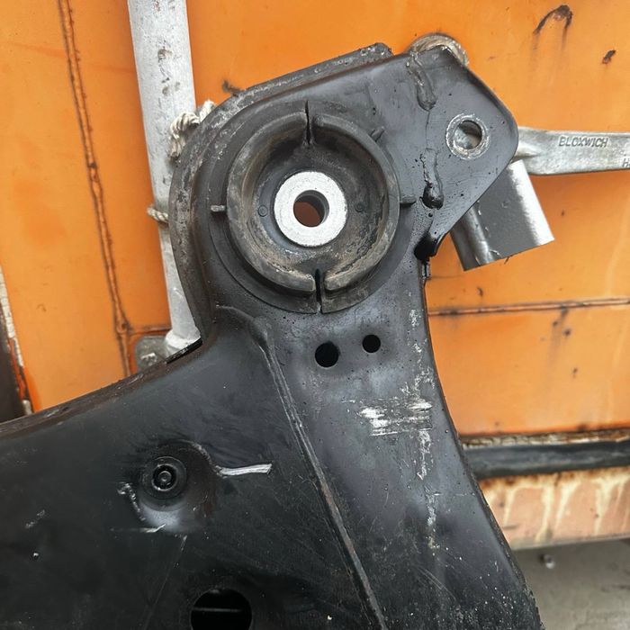 Передная балка Toyota wimdon 20