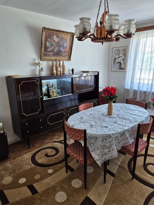 De inchiriat :Apartment 3 camere cu balcon, 125mp