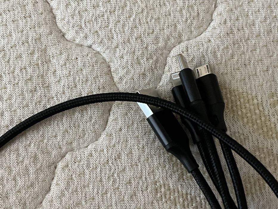 Зарядно устройство за автомобил USB-A и USB-C