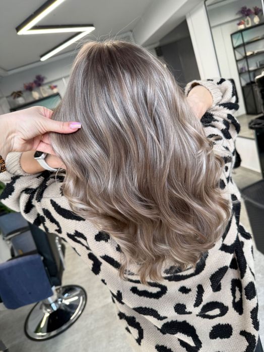 Окрашивание волос в Алматы