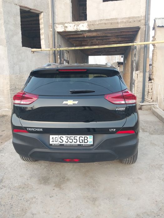 Trecker 2 yangi mashina