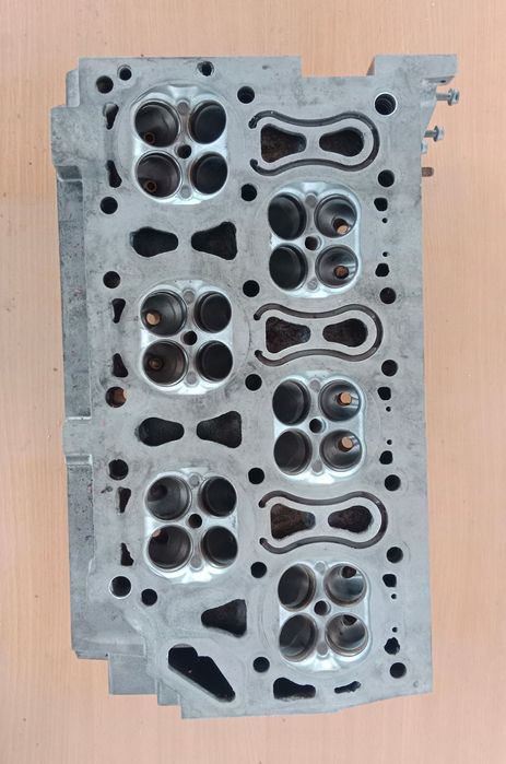 Двигатель по запчастям