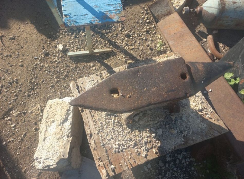 наковальня сто килограммов примерно