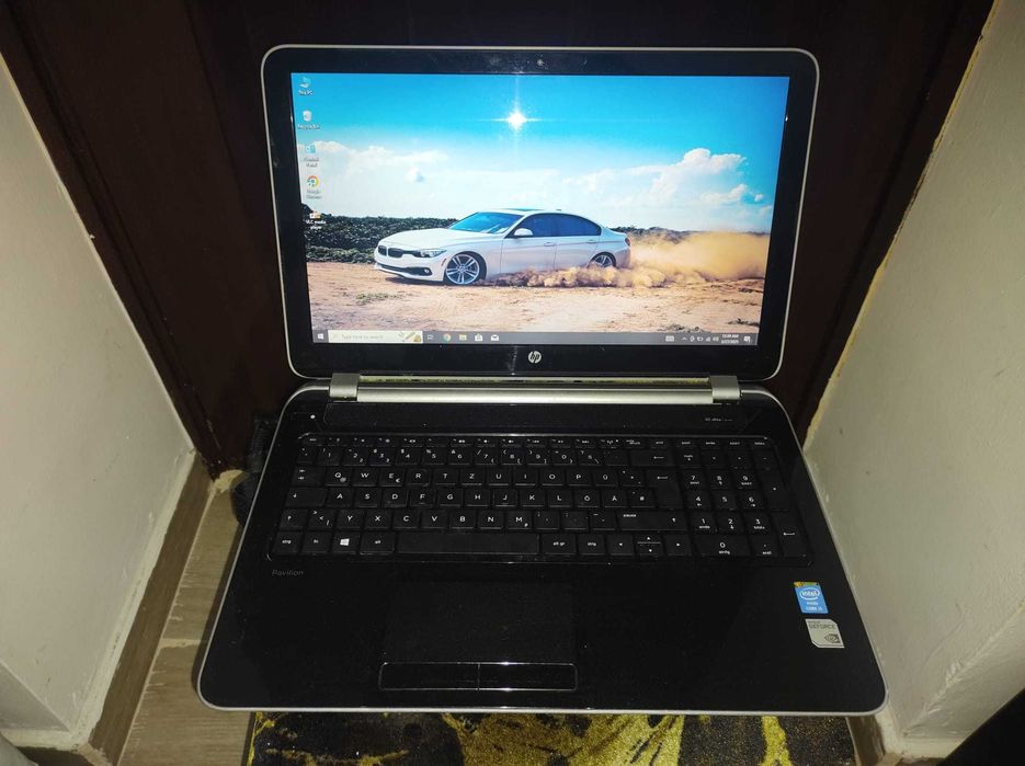 Laptop HP 15,6" FullHD Core i5/4th 8GB.Ram 256GB. SSD - SUPER PRET !