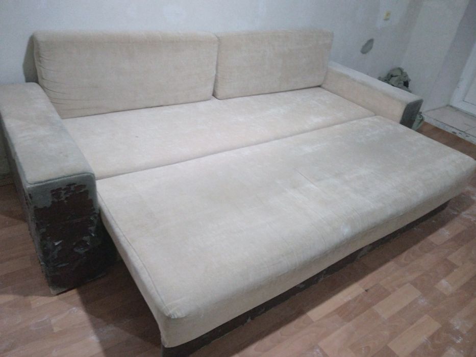 Отдам Диван Б/У ДАРОМ