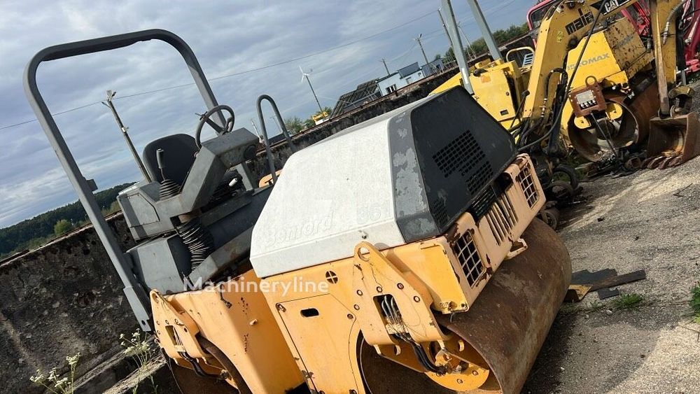 Cilindru hidraulic pentru cilindru compactor Benford TVH 1200 D