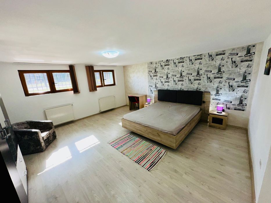 Vand Apartament Ultracentral 3 camere decomandate