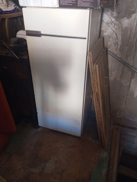 Продам холодильник