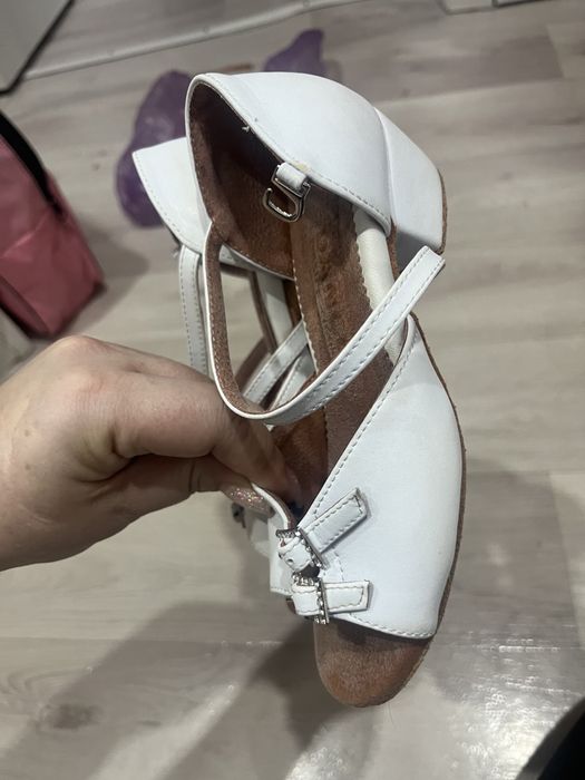 Продам туфли для танцев